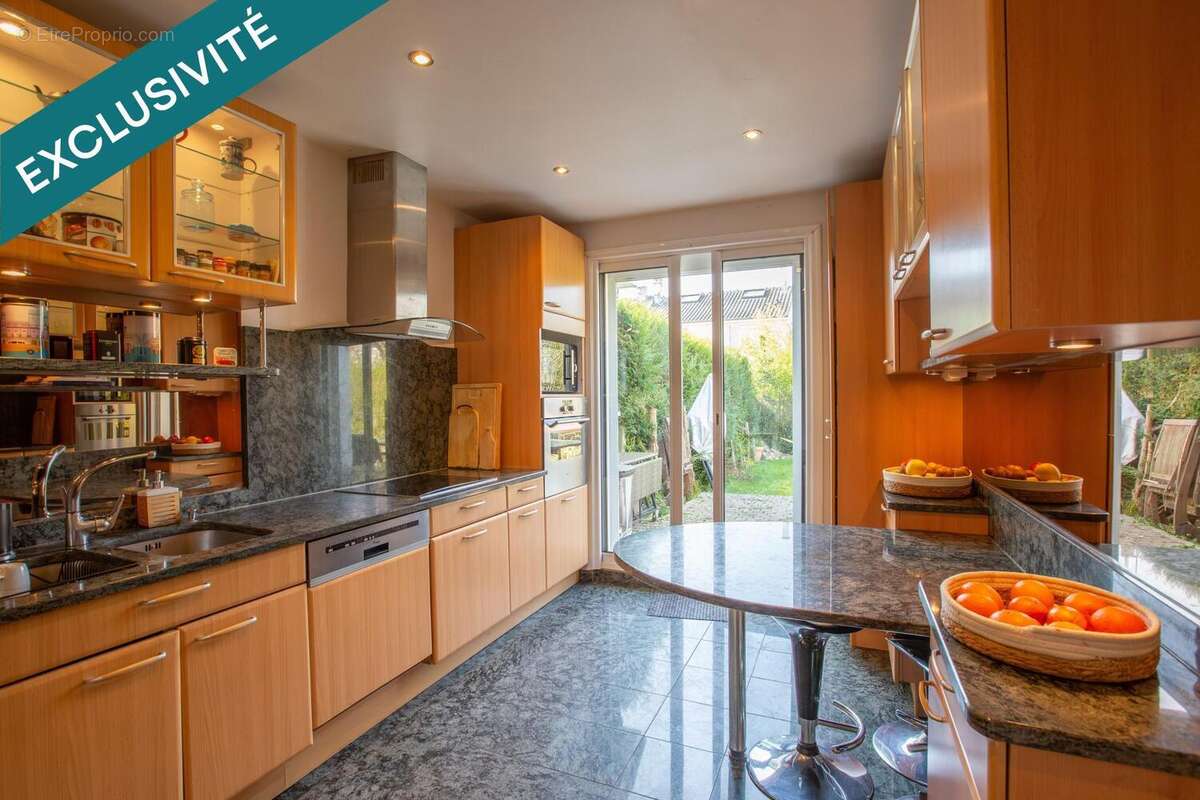 Photo 6 - Maison à LE MESNIL-SAINT-DENIS