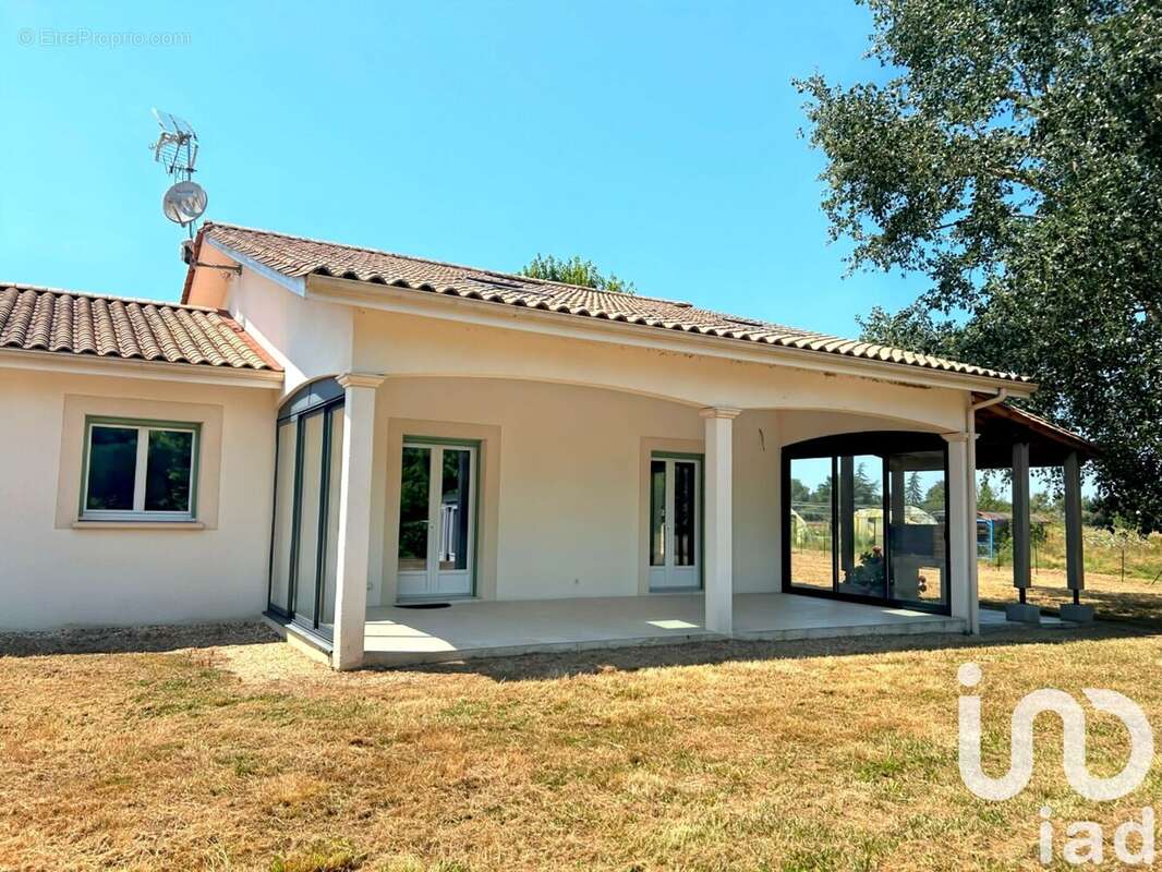 Photo 8 - Maison à MENESPLET