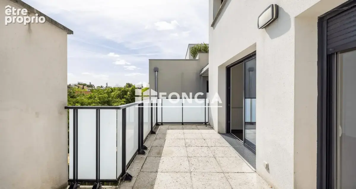 LARDENNES – T3 avec terrasse dans résidence récente - photo 2