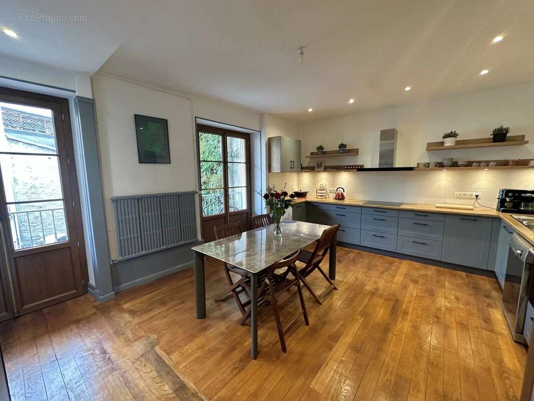 Appartement à AIX-LES-BAINS