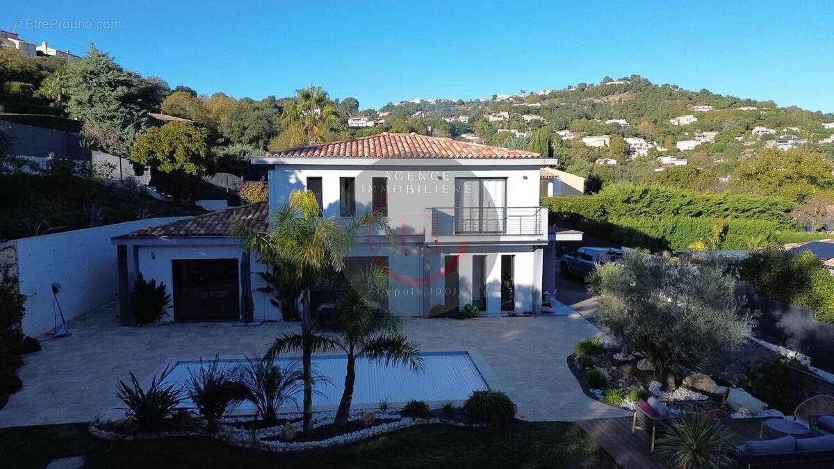 Maison à LES ADRETS-DE-L&#039;ESTEREL