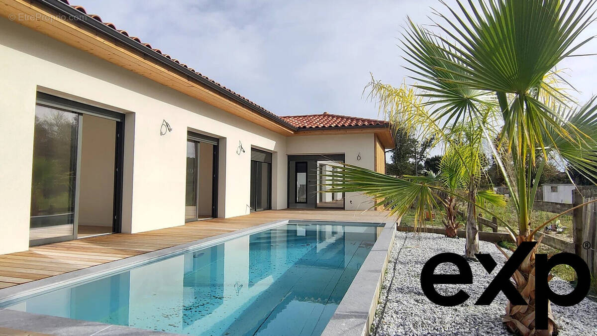 Maison à MOLIETS-ET-MAA