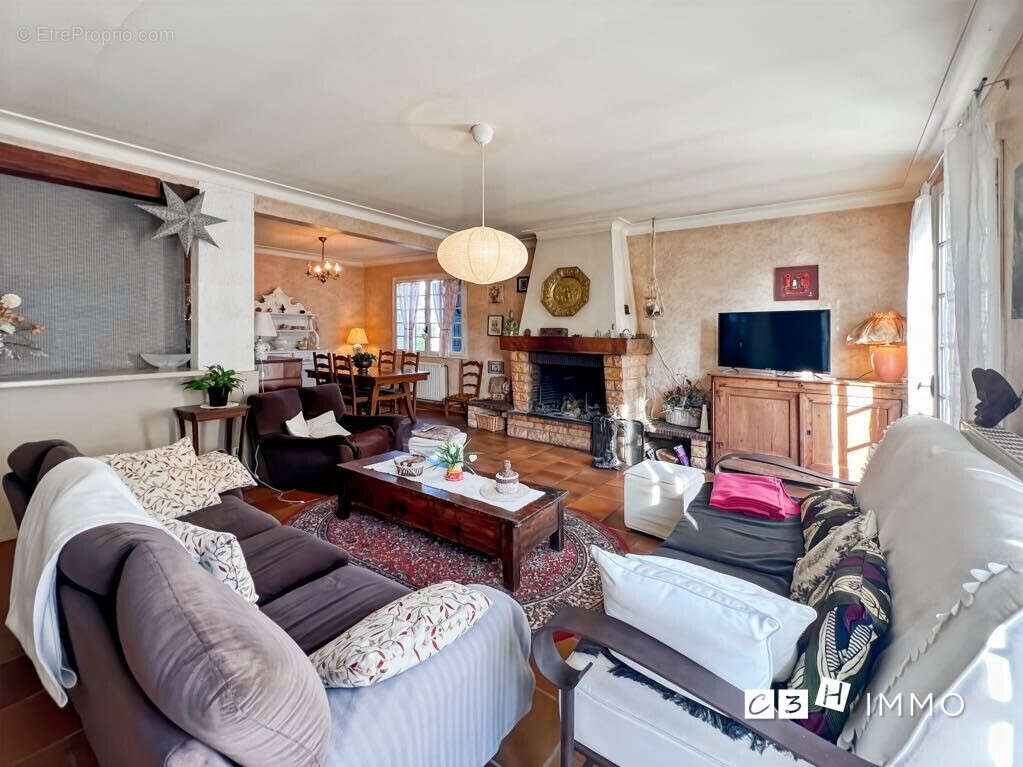 Maison à SAINT-ELIX-LE-CHATEAU