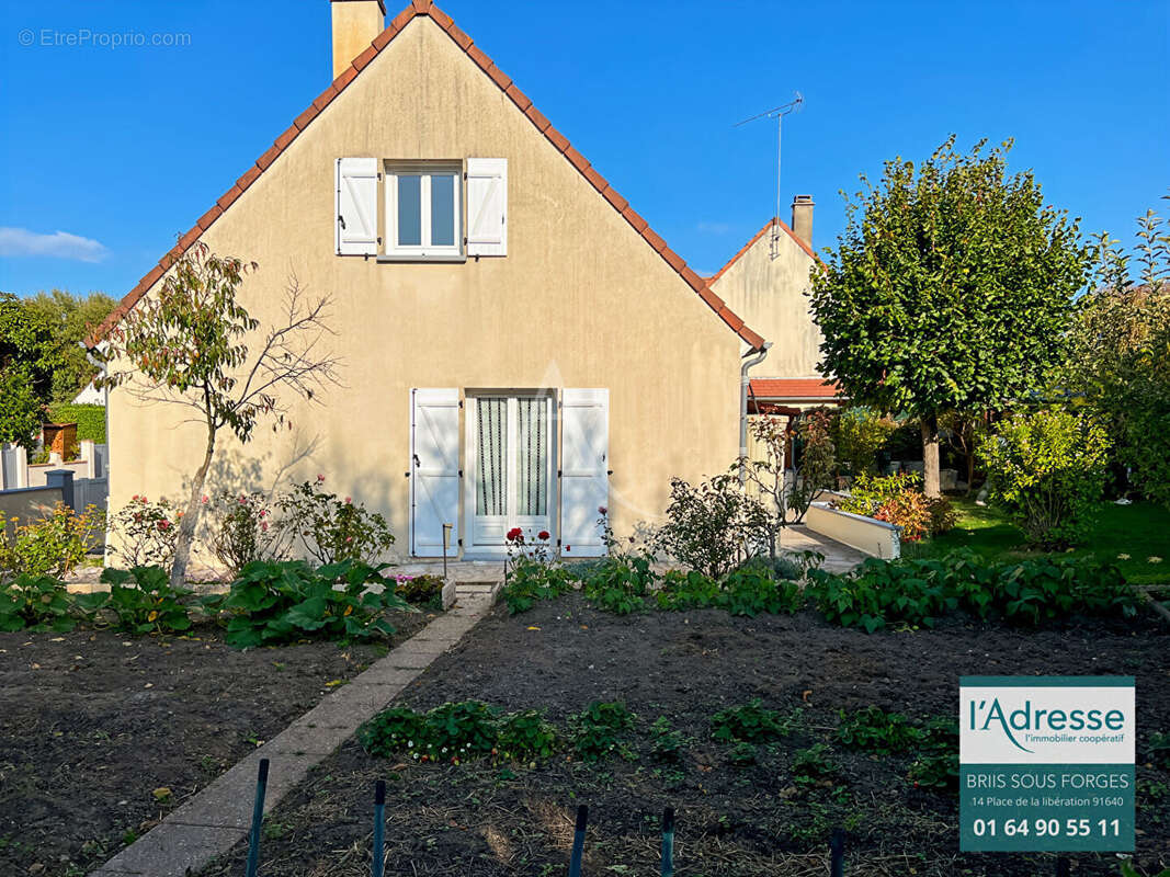 Maison à BRIIS-SOUS-FORGES
