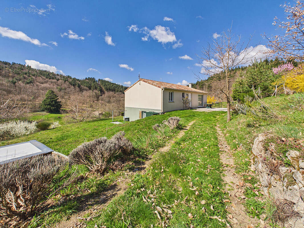 Maison à VERNOUX-EN-VIVARAIS