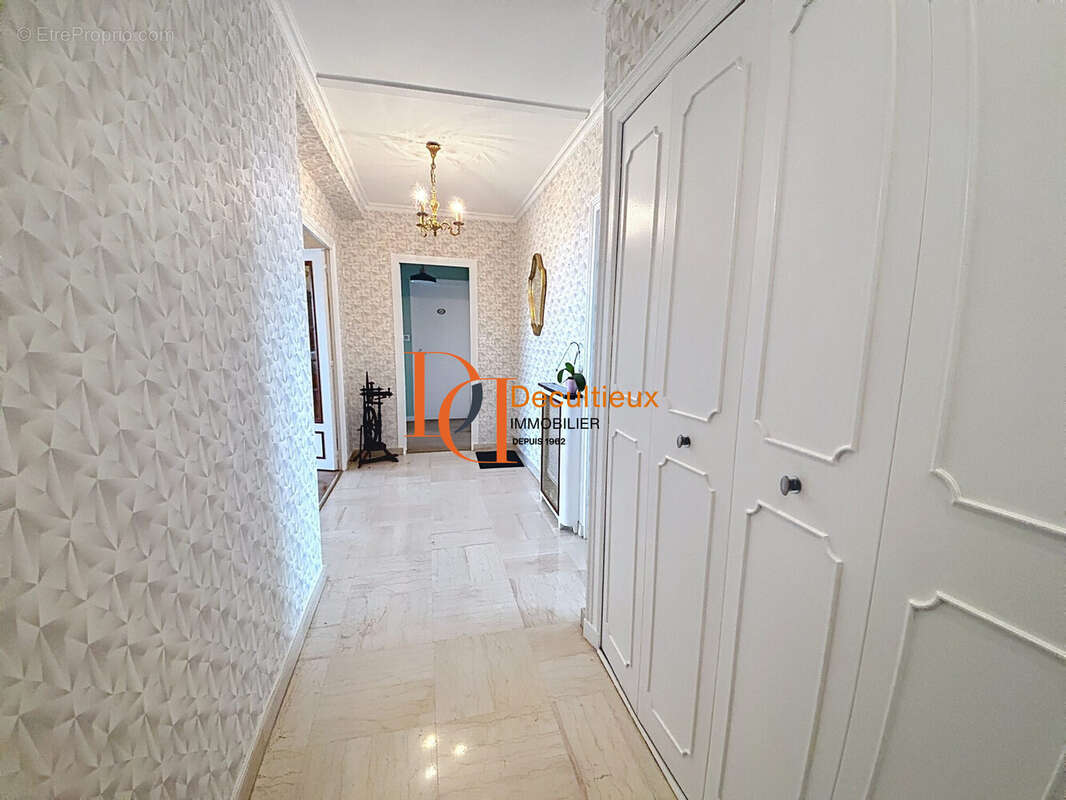 Appartement 76 m² à Villeurbanne  - photo 5