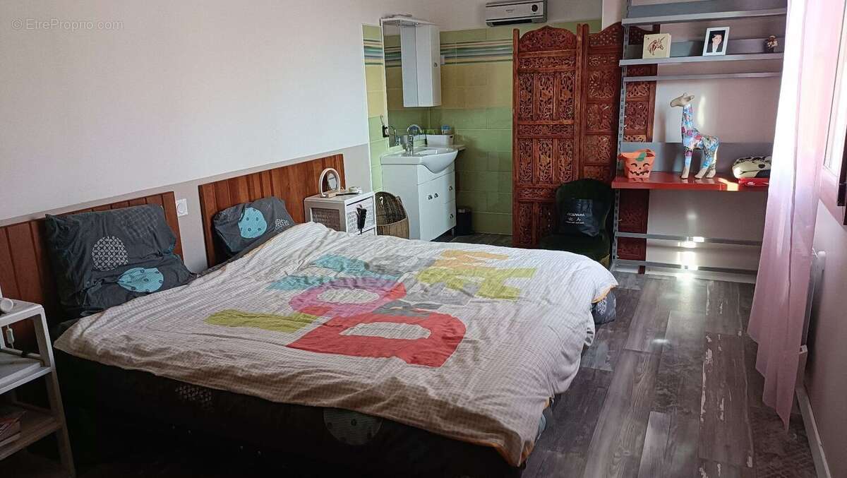 Bien rare - Maison mitoyenne atypique avec terrain constructible - Proche centre-ville - photo 14