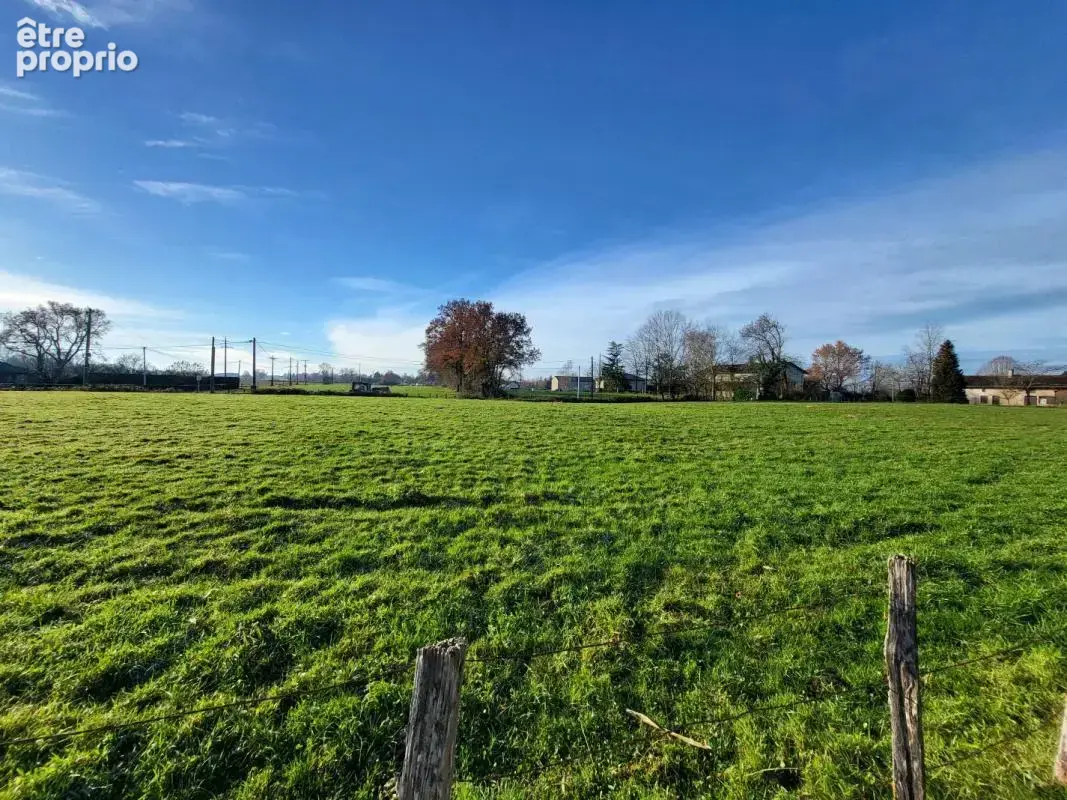 Terrain 3140 m² à Pont-De-Vaux  - photo 2