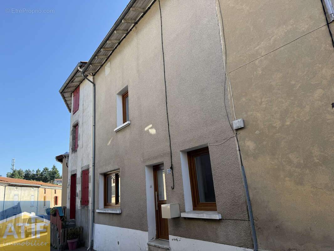 Maison à SAINT-GERMAIN-LAVAL