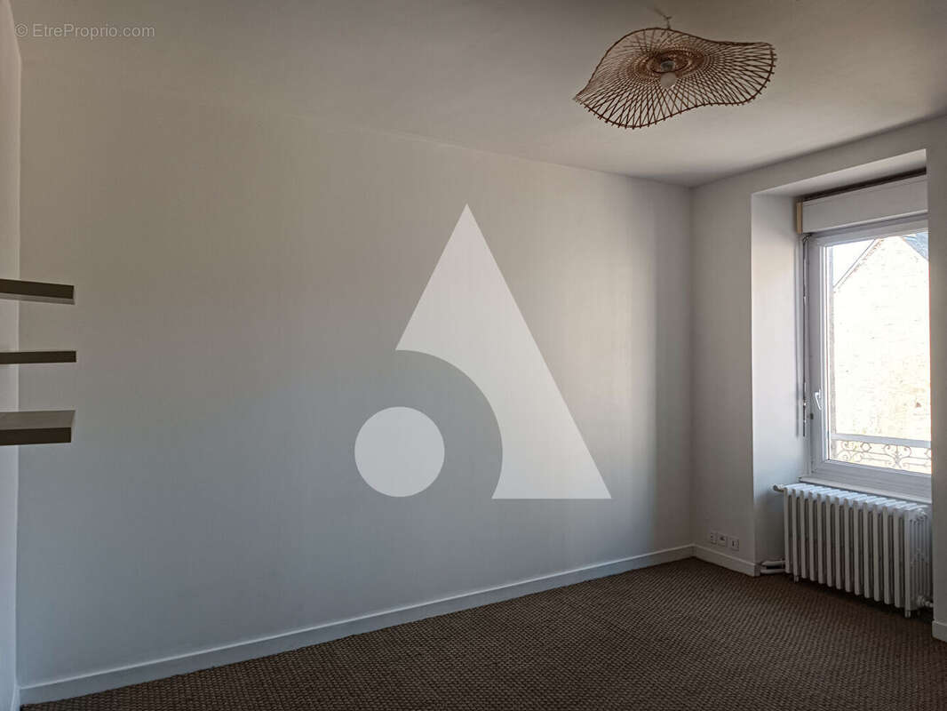Maison de bourg en pierre avec jardin et dépendance - Plénée-Jugon 5 pièce(s) 120 m2 - photo 8