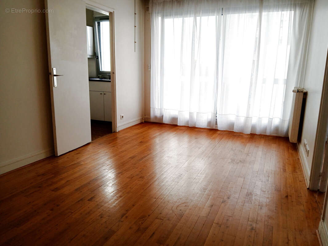 Appartement à PARIS-12E
