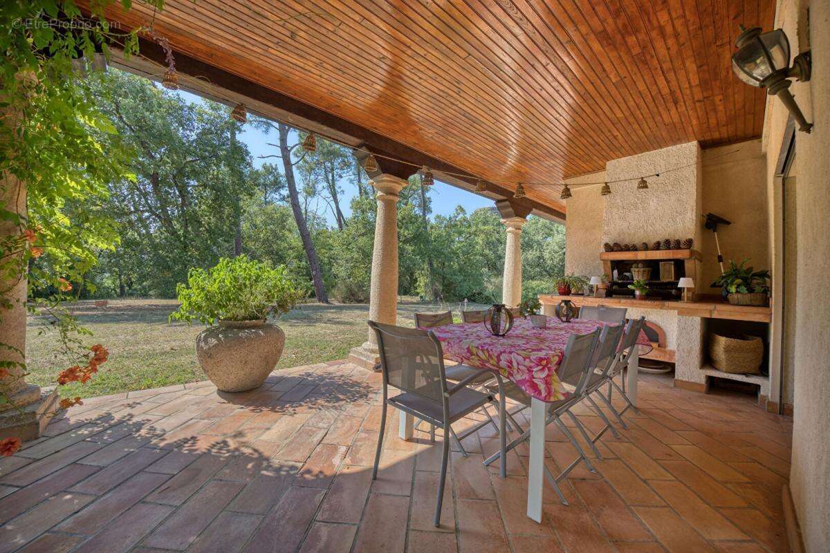 Maison à RIBAUTE-LES-TAVERNES