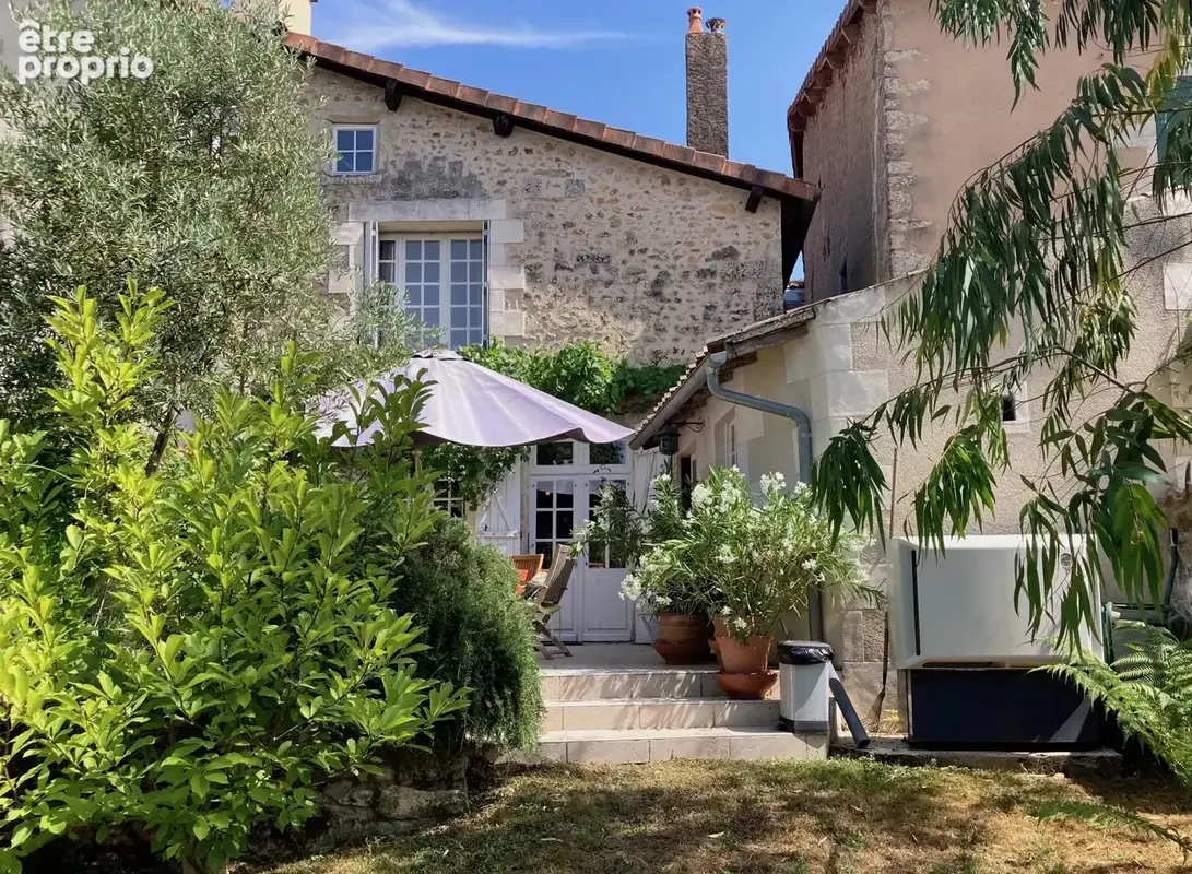 Photo Maison à Sanxay au prix de 248 000€