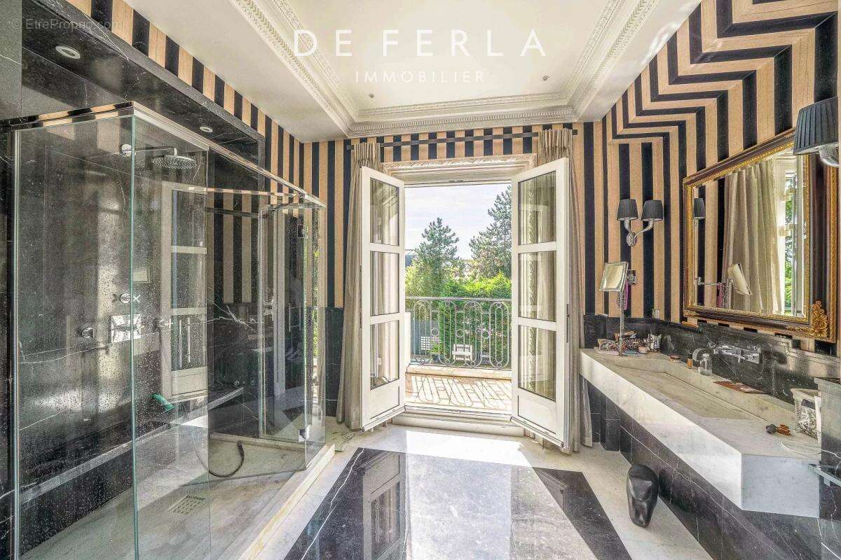 Maison à LE PERREUX-SUR-MARNE