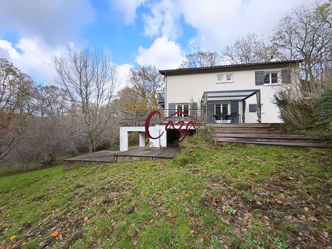 Maison à FARGUES-SAINT-HILAIRE