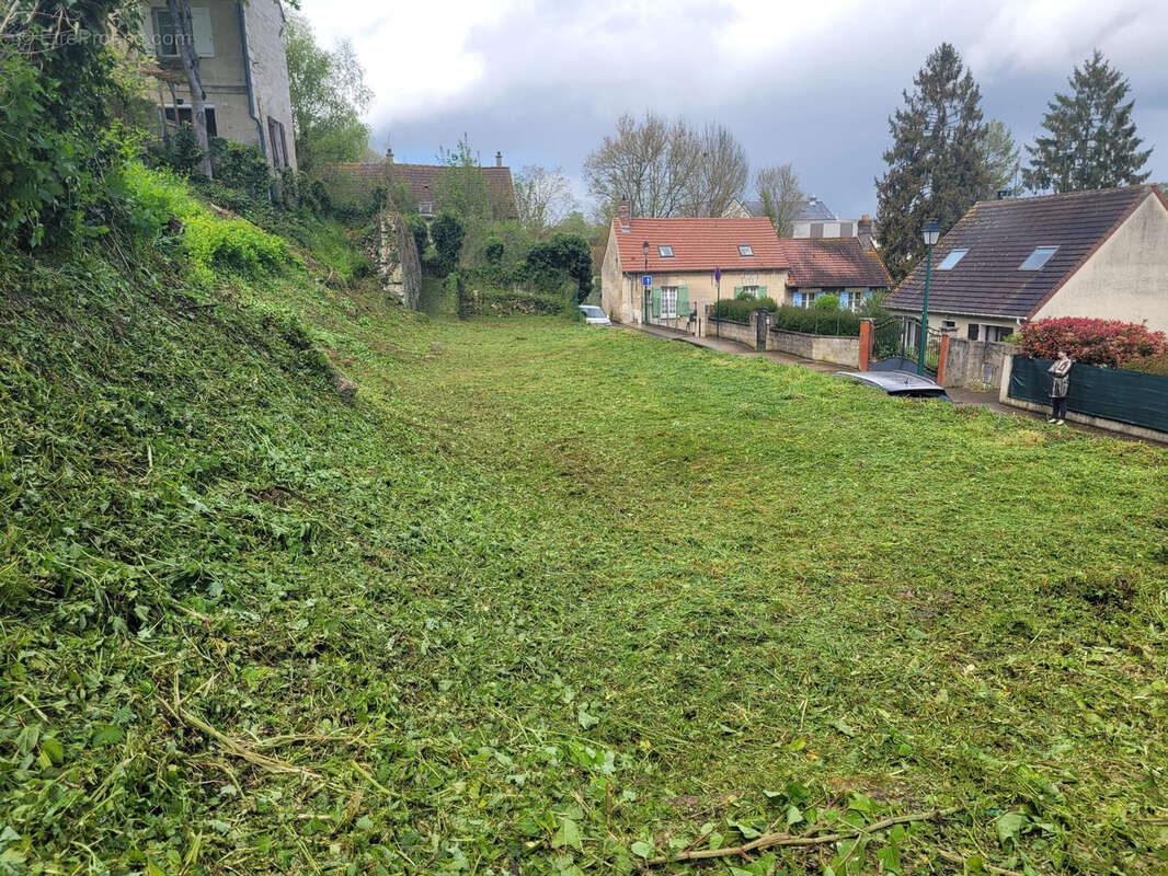 Terrain à CHARS