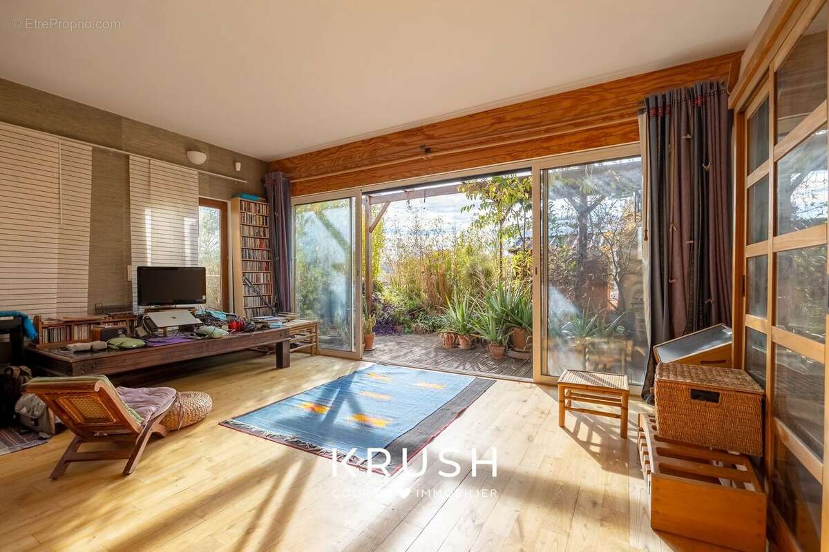 Appartement à MARSEILLE-4E