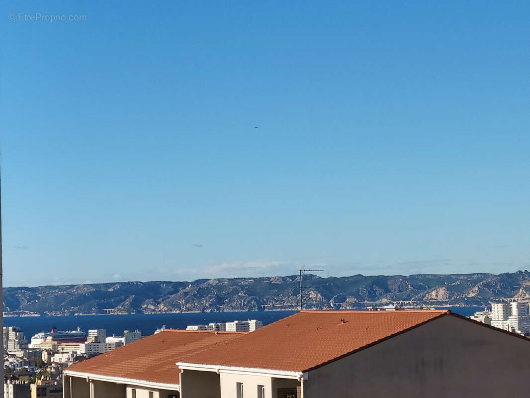 Appartement à MARSEILLE-4E