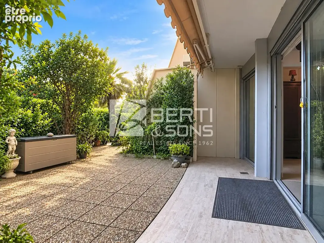 Mandelieu exclusivite beau deux pieces cave pk s/sol avec grande terrasse rdj - photo 2