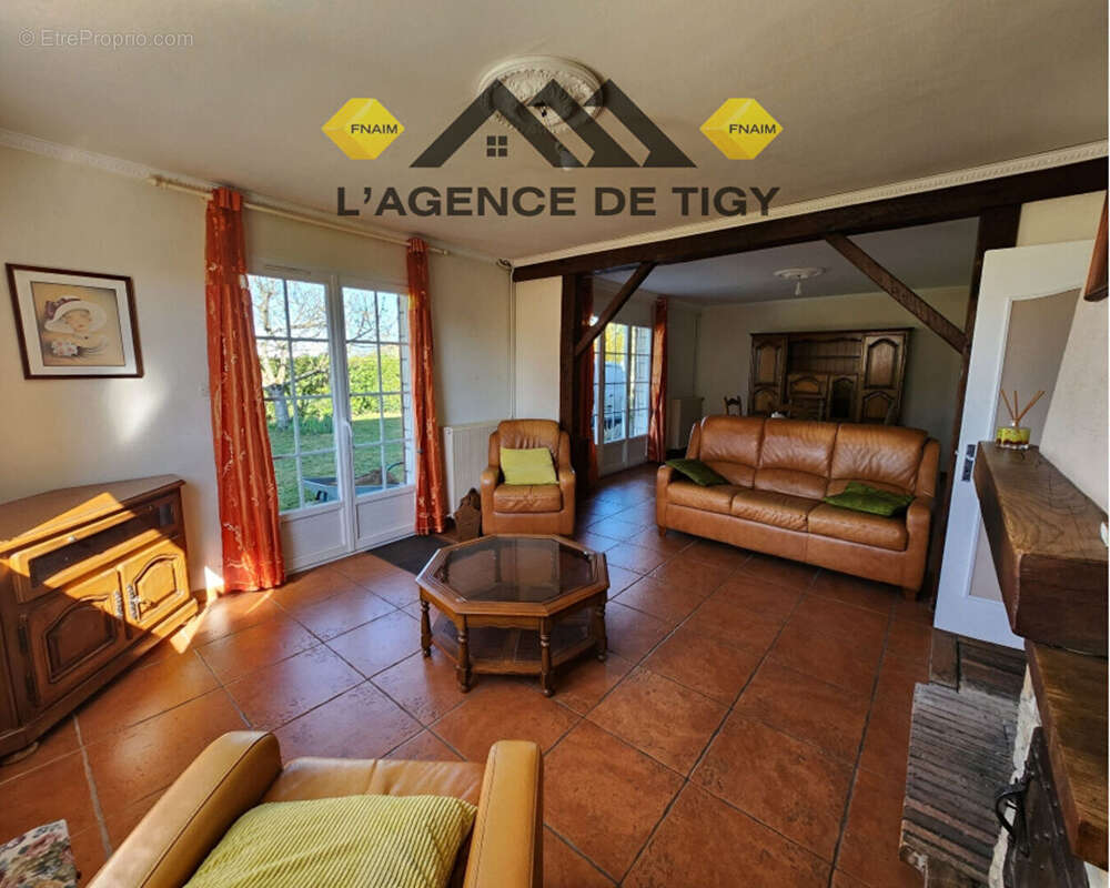 Maison à NEUVY-EN-SULLIAS