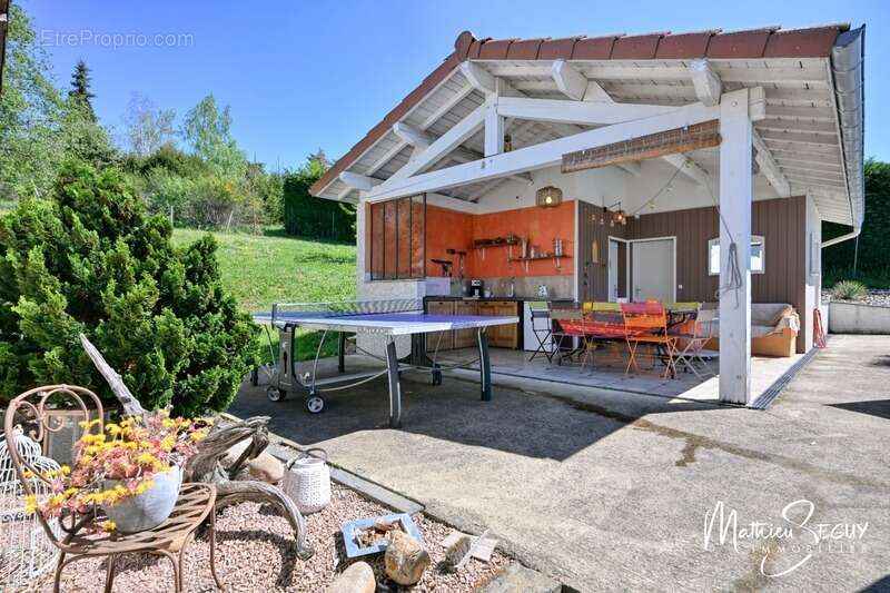 Propriété exceptionnelle à VALEILLE (42) avec parc agréamenté d'une piscine à débordement - photo 22