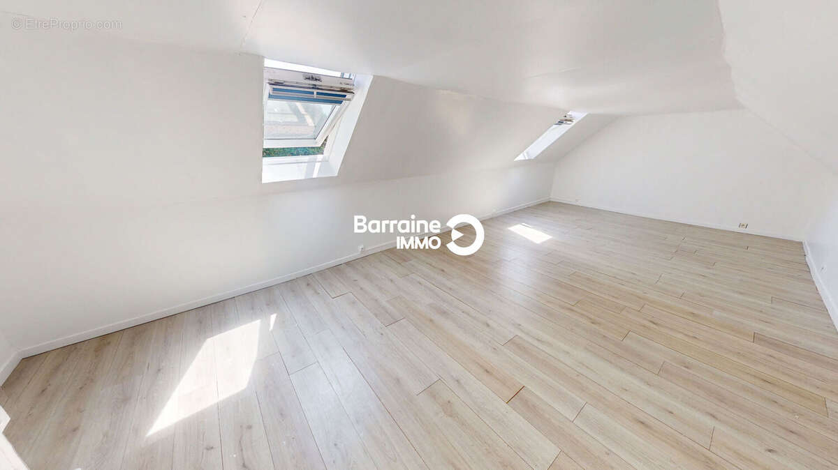 A vendre ploudaniel maison 5 chambres jardin dependances - photo 16