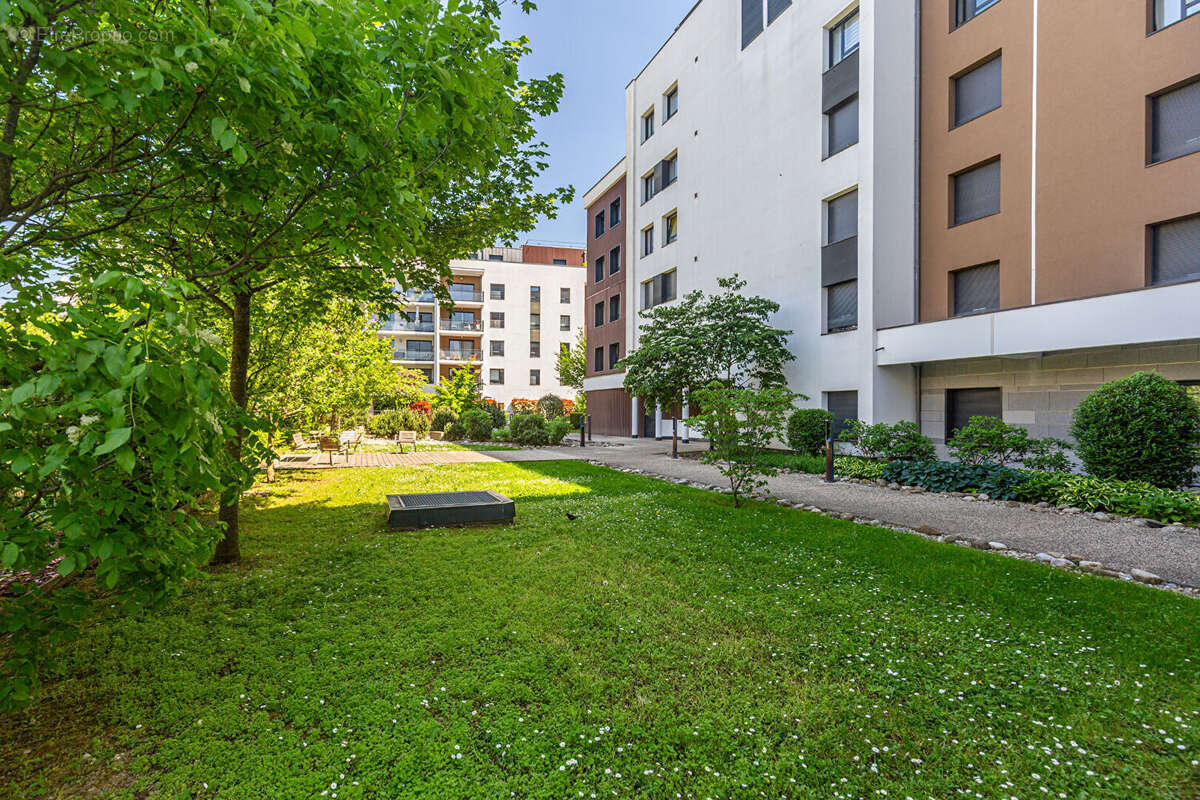 Agence immobiliere laforet - exclusivite - "lotus" - annecy - appartement traversant t4 de 81,93m² - cellier - garage en option  - photo 16