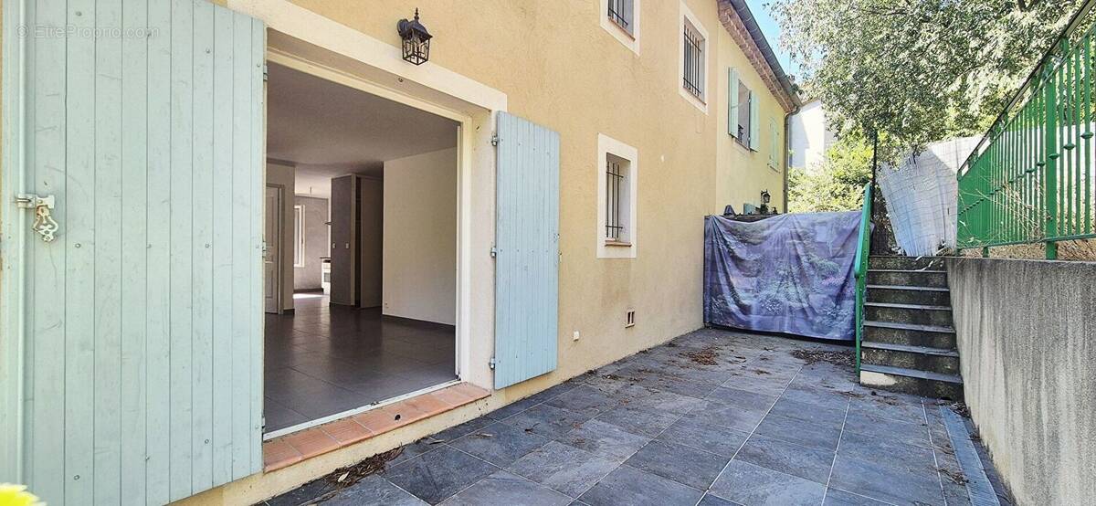 Appartement à MONTFORT-SUR-ARGENS