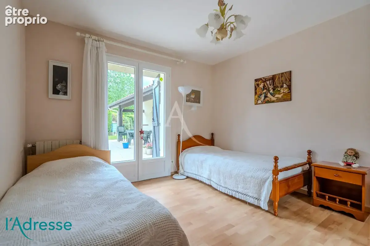 CESTAS  - Maison familiale de 150m² avec jardin et double garage - photo 9