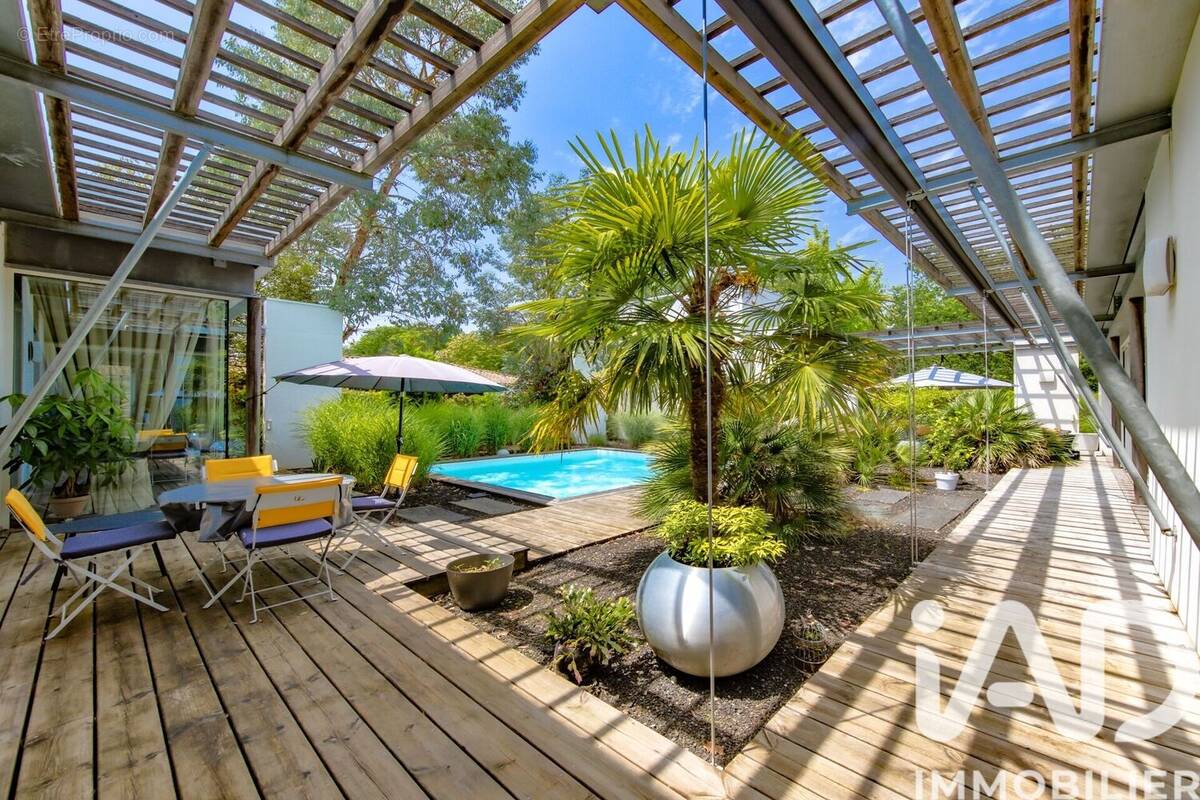 Photo 1 - Maison à LE TAILLAN-MEDOC