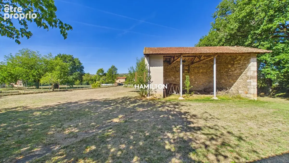Terrain constructible de +1 000 m² avec grange ouverte - proche cordes - photo 2