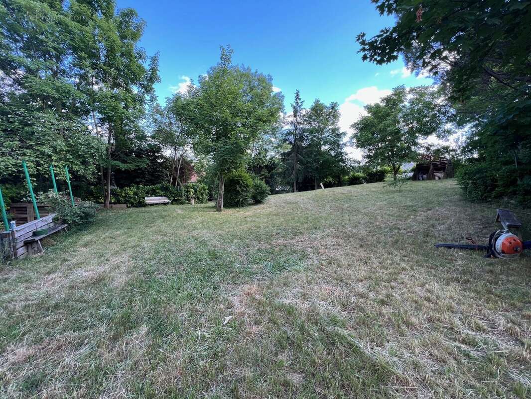 Terrain à CARRIERES-SUR-SEINE