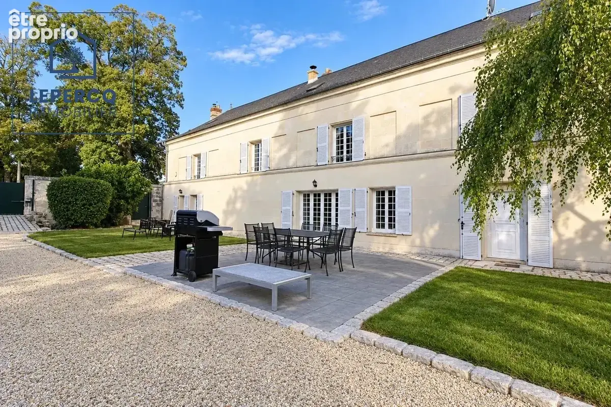 Magnifique maison en pierre, 8 pièces, 235 m² - photo 1