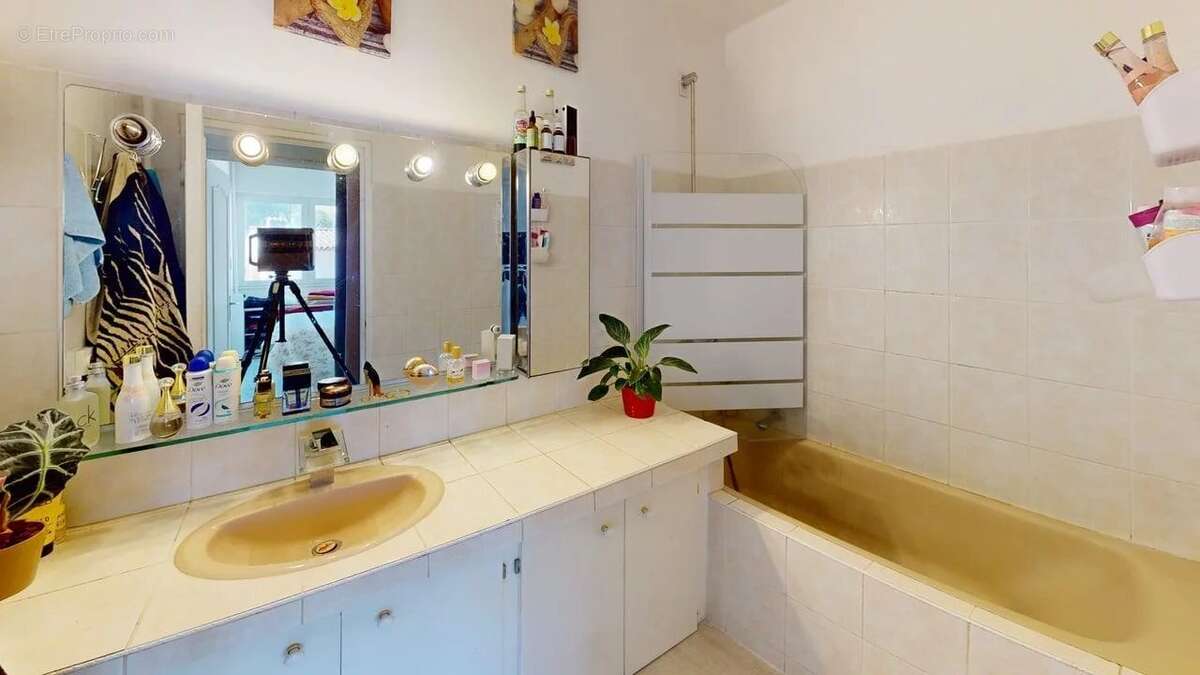 Appartement à VILLENEUVE-LOUBET