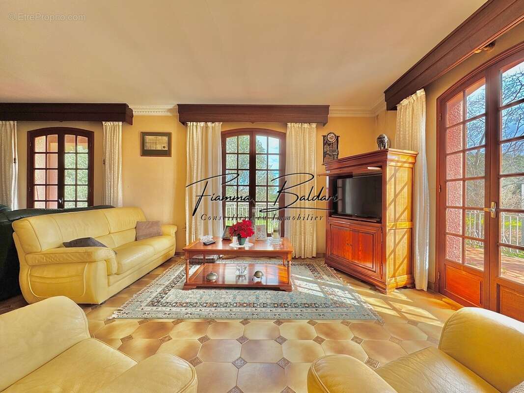 À vendre Villa 7 pièces de 205 m², Terrain 2 700 m², Havre de paix, Folelli, Penta di Casinca, Haute-Corse (20) - photo 3