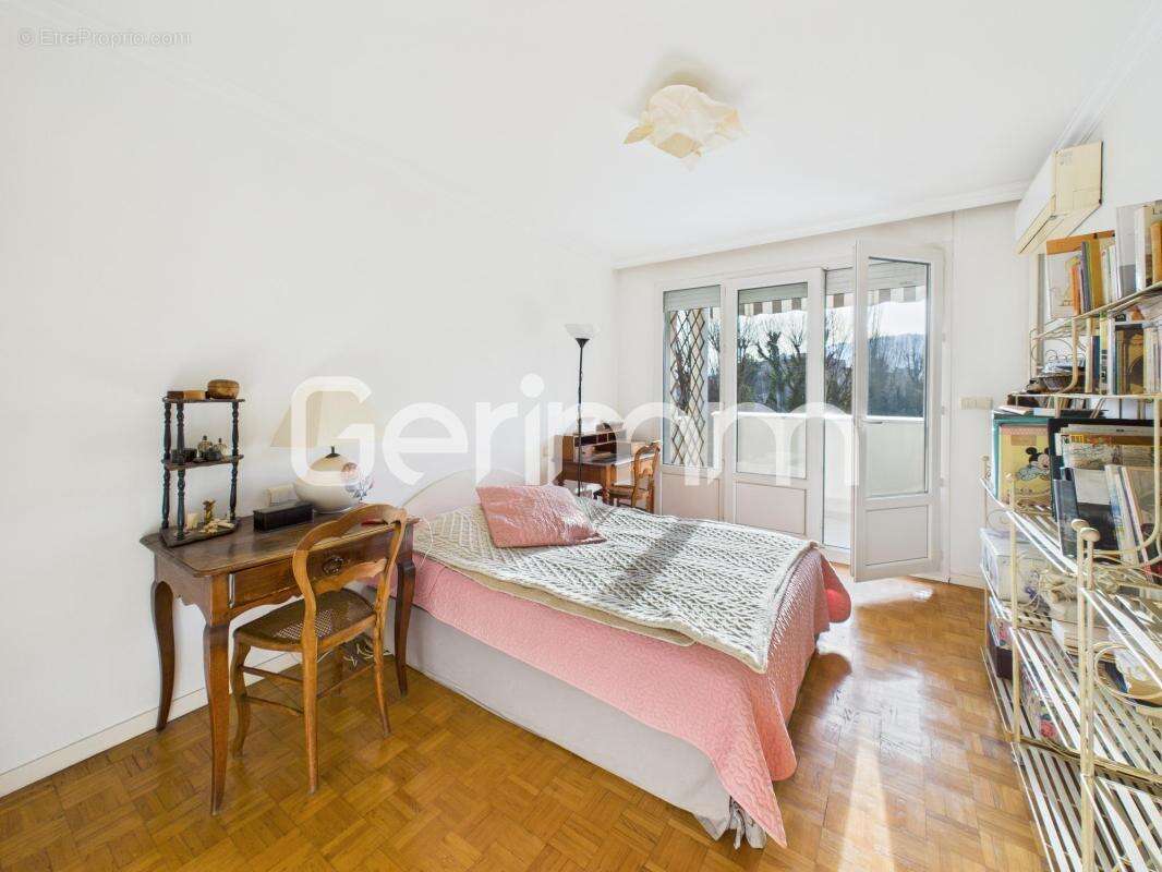 Appartement à MEYLAN