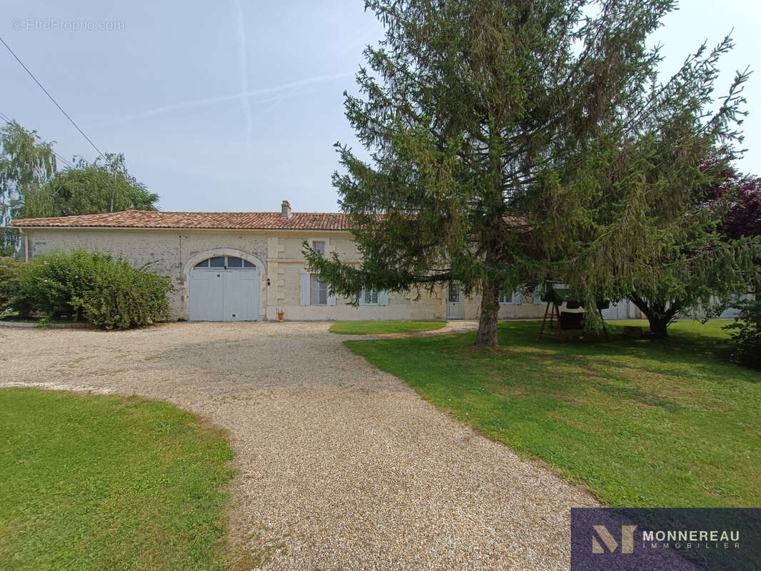 Maison à MESSAC