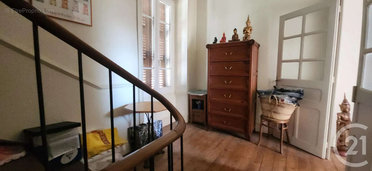 Maison 130 m² à Arpajon-Sur-Cere  - photo 8