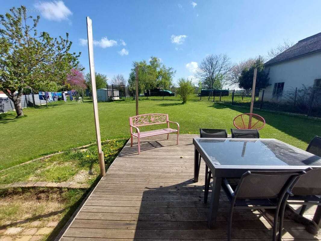 Maison à SAINT-GERMAIN-LES-BELLES