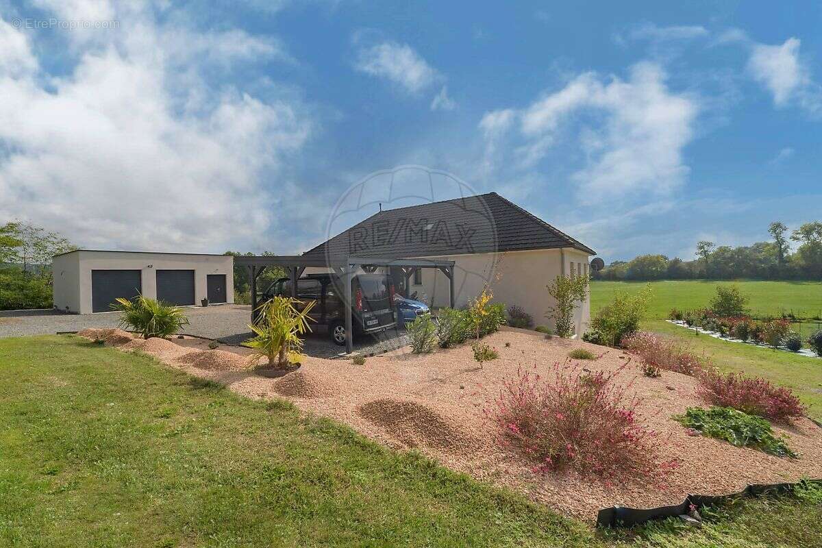 Maison à HAUTERIVE