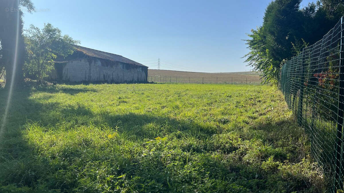 Terrain à GOUSSONVILLE