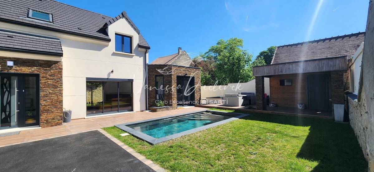 Photo 1 - Maison à LE VAL-SAINT-GERMAIN