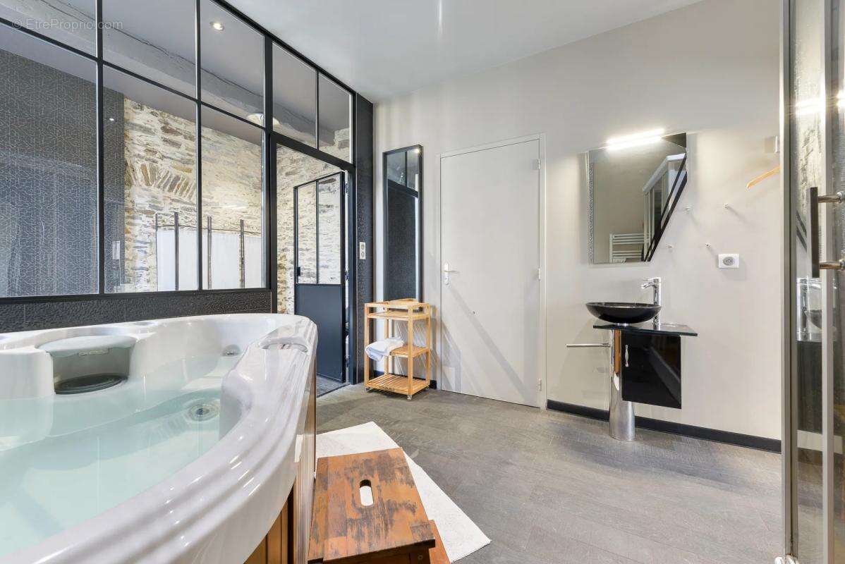 Appartement à SAINTE-LUCE-SUR-LOIRE