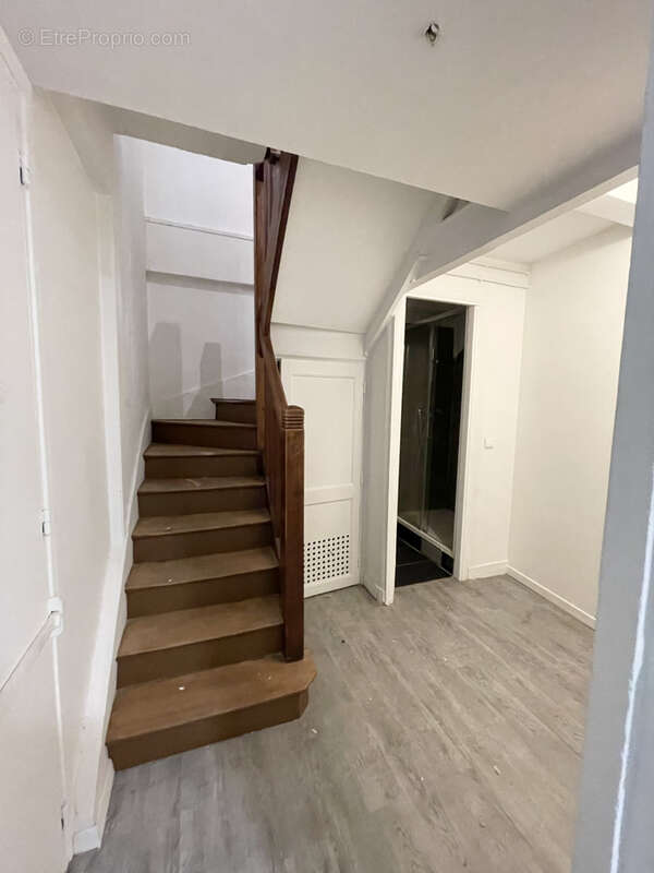 Commerce à PARIS-16E