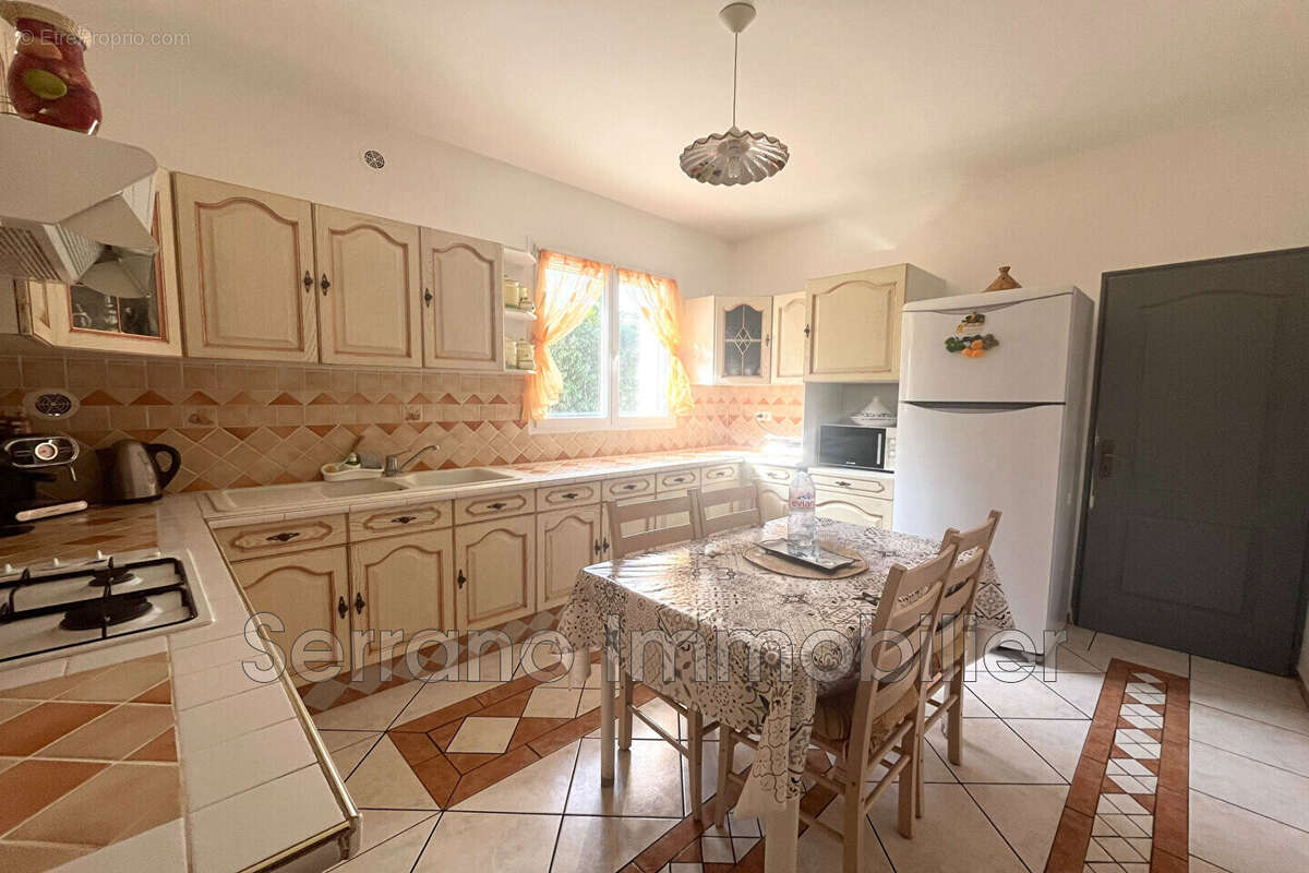 Maison 151 m² à Tarascon  - photo 7