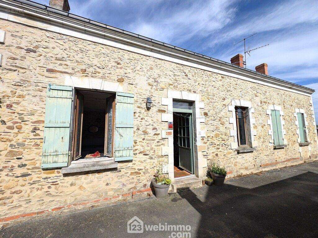 Maison de bourg de 124 m² - Maison à CHERRE