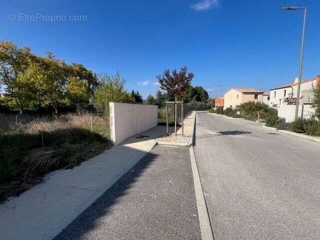 Terrain à UZES