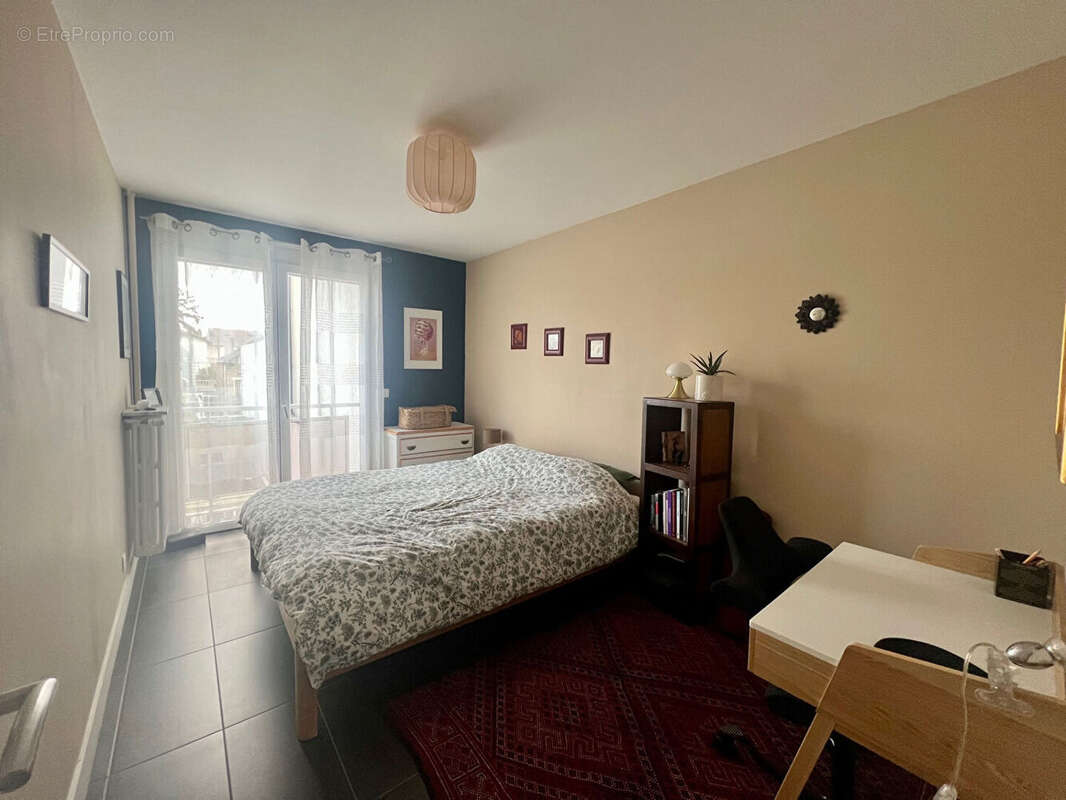 Appartement à SARTROUVILLE