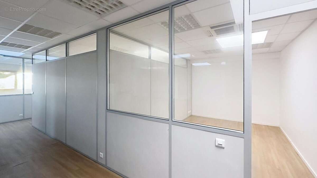 Photo 5 - Commerce à LE CANNET