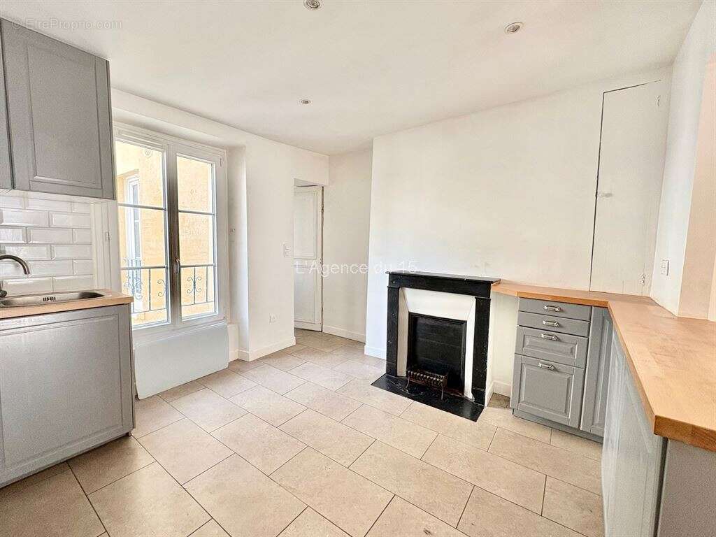 Appartement à PARIS-15E